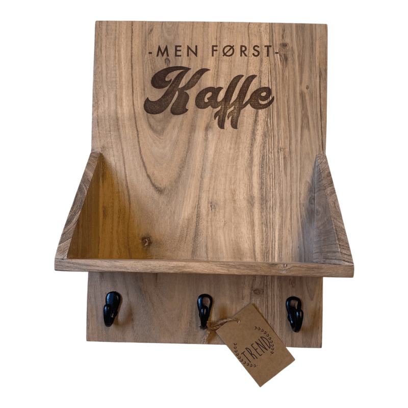 Hylle med knagger 